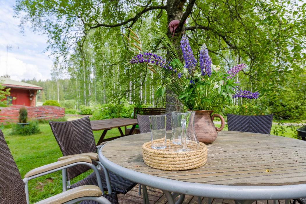 Poppelstrand Nuuksio, Pet Friendly Guest Apartment Екстер'єр фото