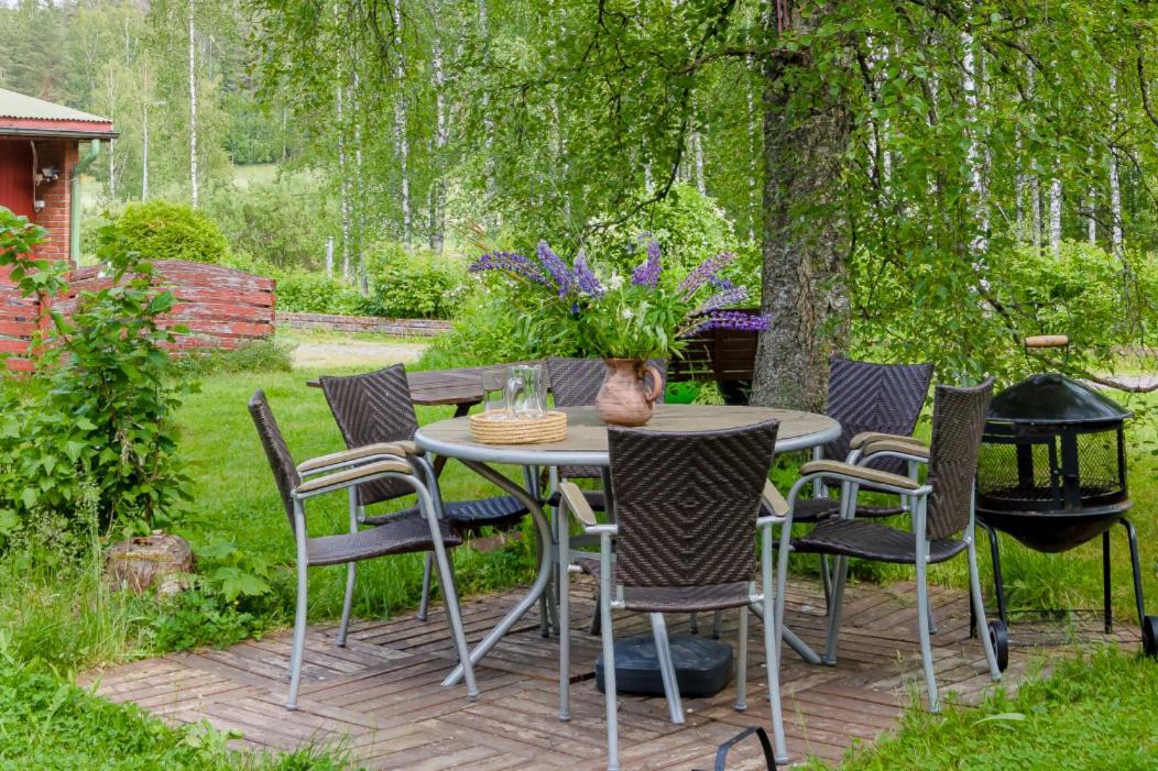 Poppelstrand Nuuksio, Pet Friendly Guest Apartment Екстер'єр фото